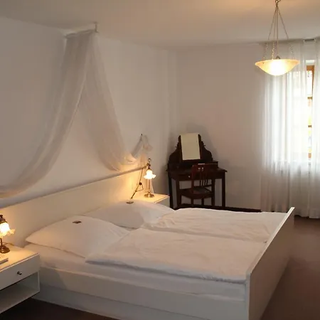 Linde Leutkirch Hotel *